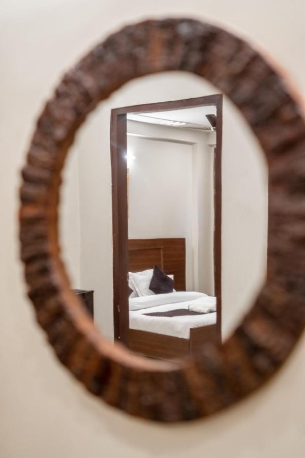The Lodgers 2 Bhk Serviced Apartment Infront Of Artemis Hospital Ґурґаон Екстер'єр фото