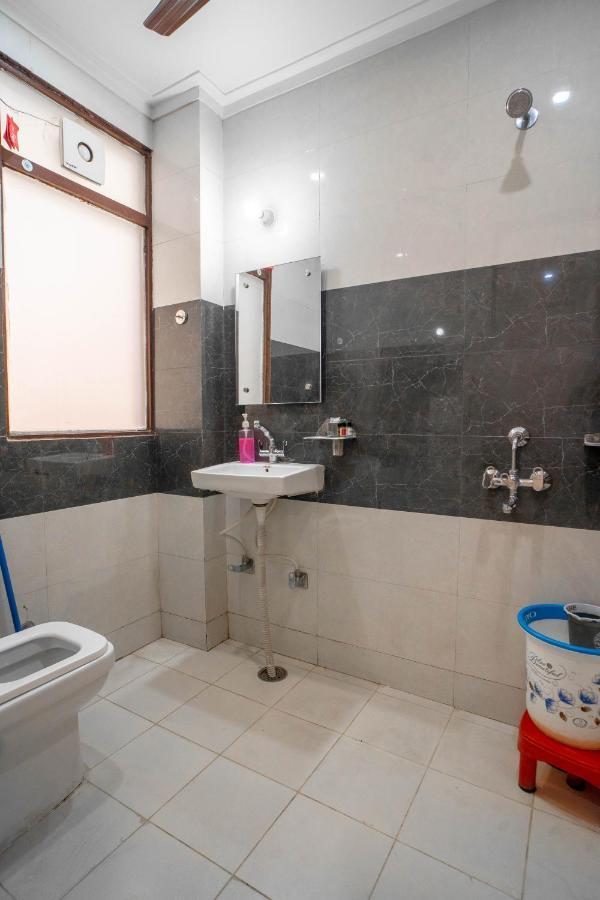 The Lodgers 2 Bhk Serviced Apartment Infront Of Artemis Hospital Ґурґаон Екстер'єр фото