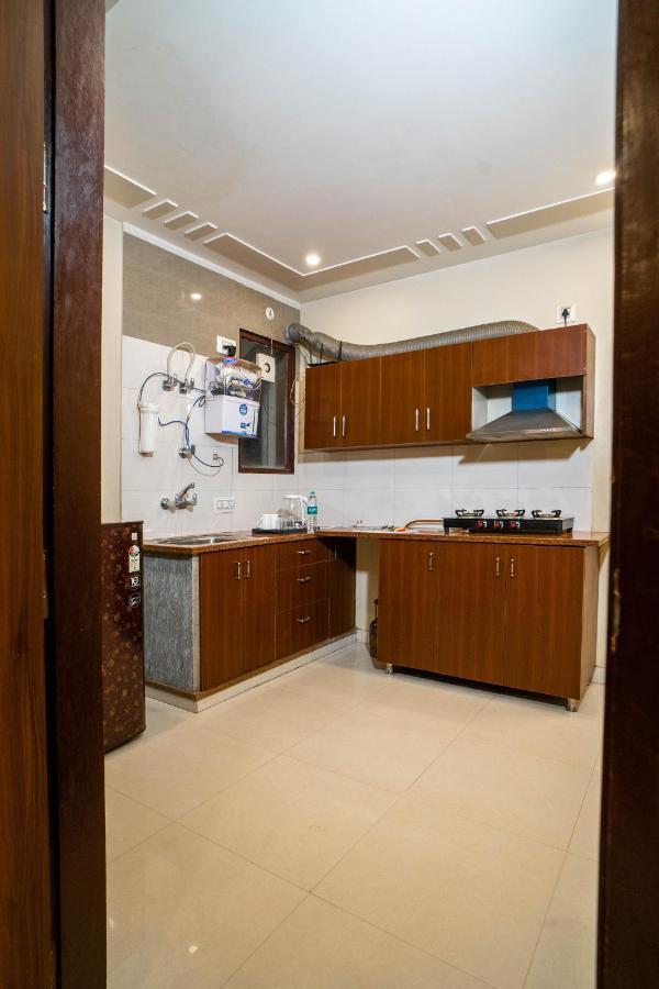 The Lodgers 2 Bhk Serviced Apartment Infront Of Artemis Hospital Ґурґаон Екстер'єр фото