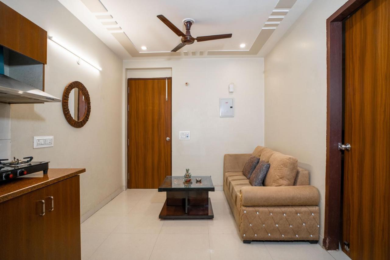 The Lodgers 2 Bhk Serviced Apartment Infront Of Artemis Hospital Ґурґаон Екстер'єр фото