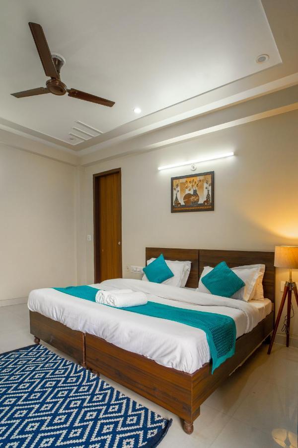 The Lodgers 2 Bhk Serviced Apartment Infront Of Artemis Hospital Ґурґаон Екстер'єр фото