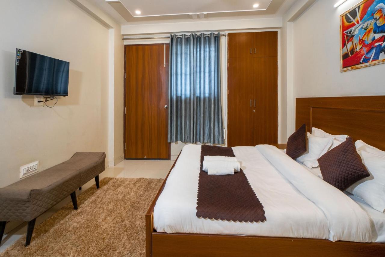 The Lodgers 2 Bhk Serviced Apartment Infront Of Artemis Hospital Ґурґаон Екстер'єр фото