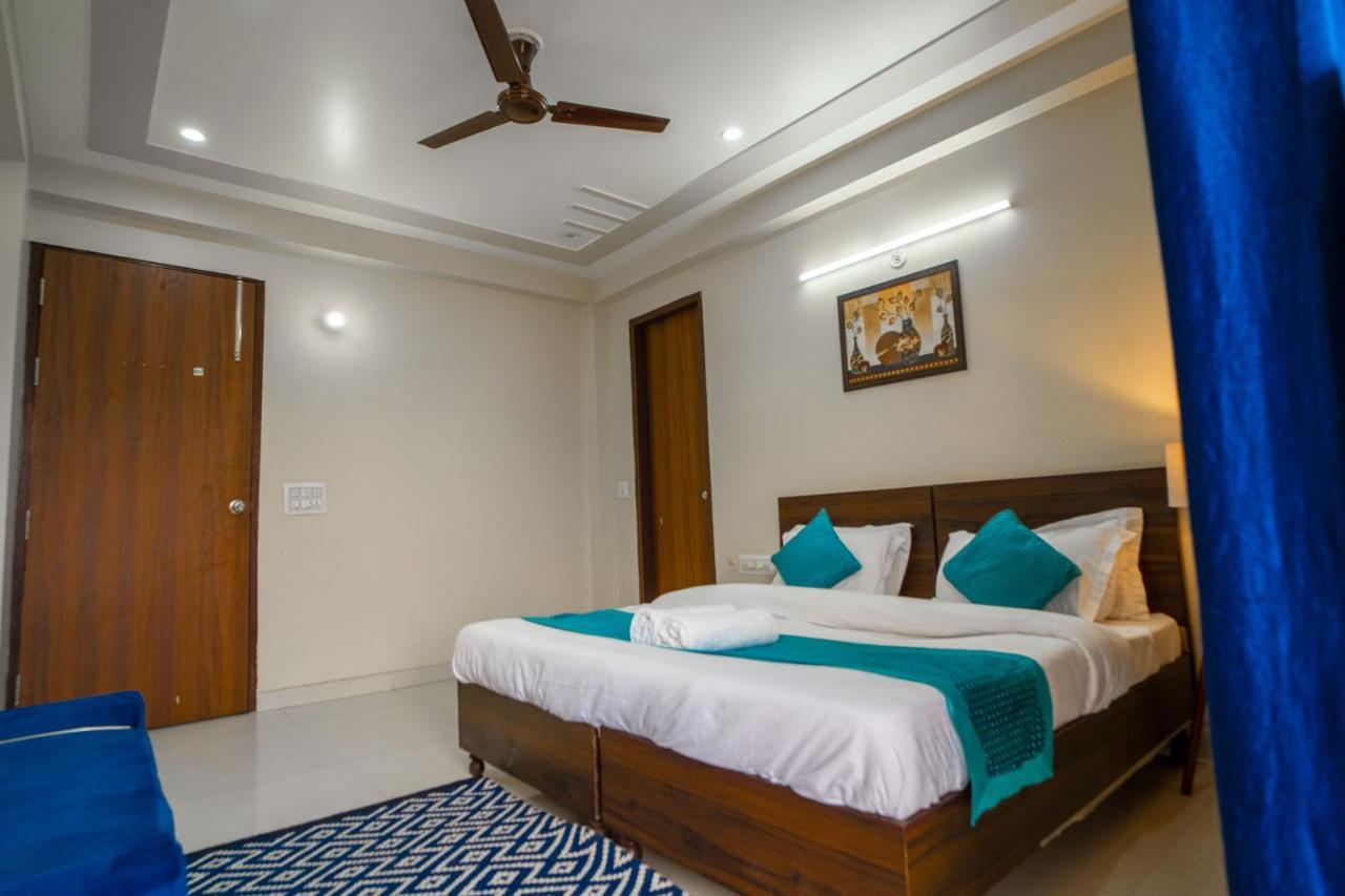 The Lodgers 2 Bhk Serviced Apartment Infront Of Artemis Hospital Ґурґаон Екстер'єр фото