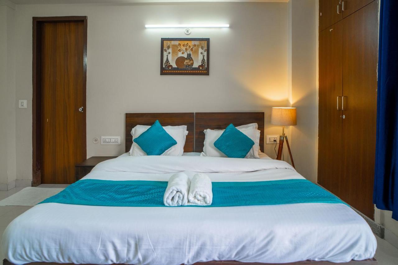 The Lodgers 2 Bhk Serviced Apartment Infront Of Artemis Hospital Ґурґаон Екстер'єр фото