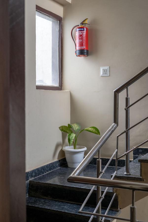 The Lodgers 2 Bhk Serviced Apartment Infront Of Artemis Hospital Ґурґаон Екстер'єр фото